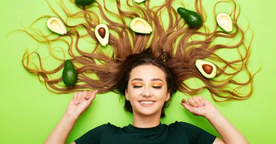 Kali và magie là những khoáng chất trong bơ giúp cho mái tóc của bạn có độ bóng tự nhiên và cải thiện kết cấu của tóc.