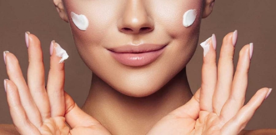 Kem dưỡng sẽ không thể phát huy tác dụng và thậm chí còn khiến da bạn thêm khô ráp, sần sùi.