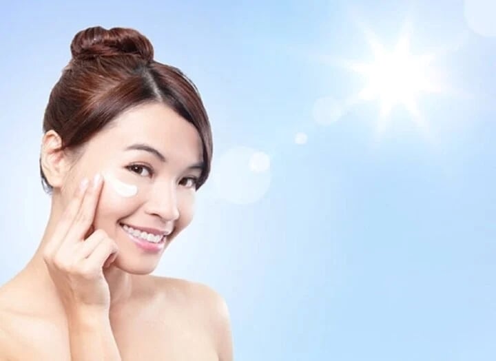 Dùng kem chống nắng hàng ngày