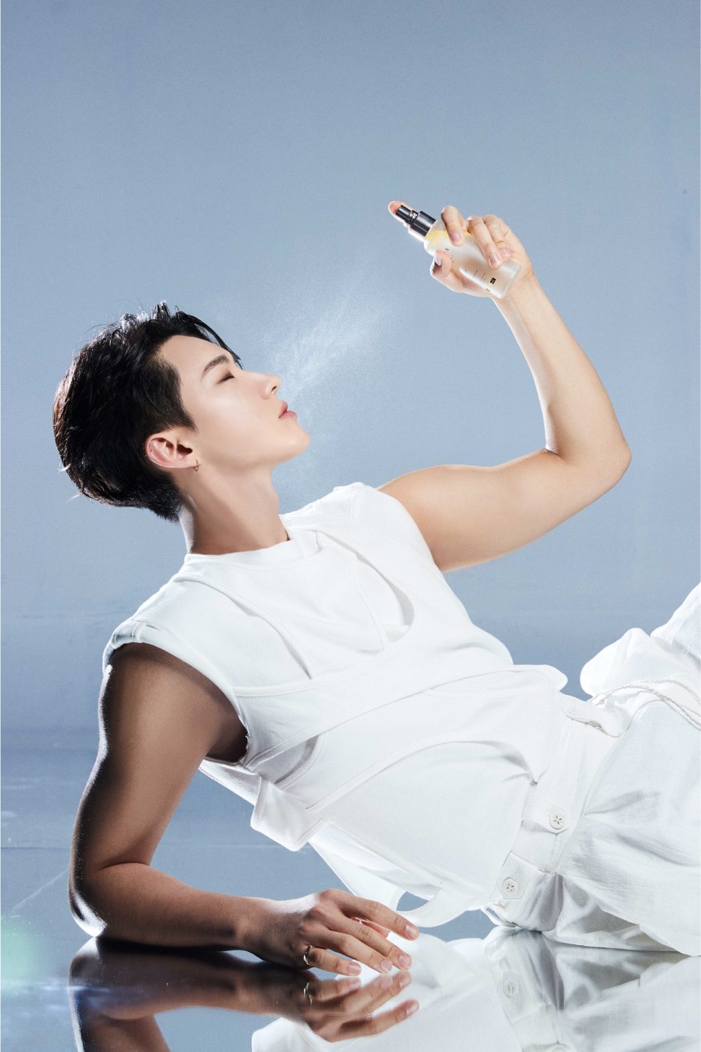 HOSHI sử dụng xịt khoáng d'Alba