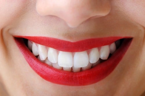 Nghệ  chứa chất curcumin, một hợp chất có đặc tính chống viêm và kháng khuẩn.