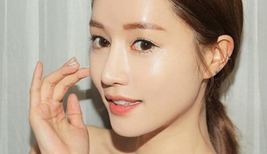 Chọn kem nền mỏng nhẹ, tự nhiên