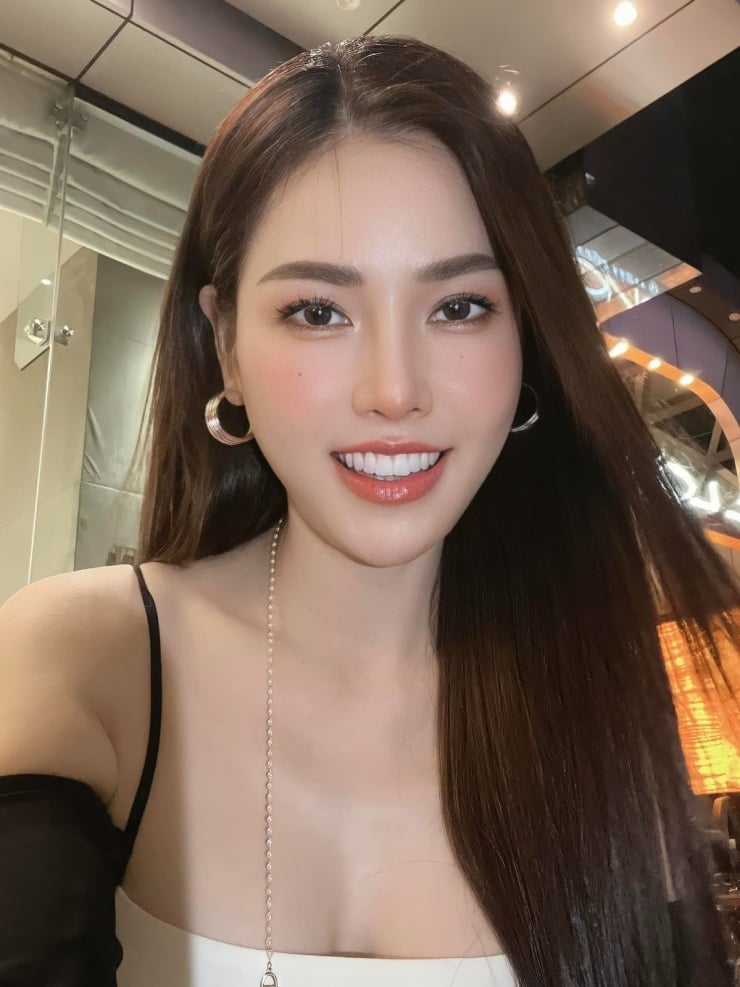 Cô nói thích có dáng mũi giống của diễn viên Song Hye Kyo