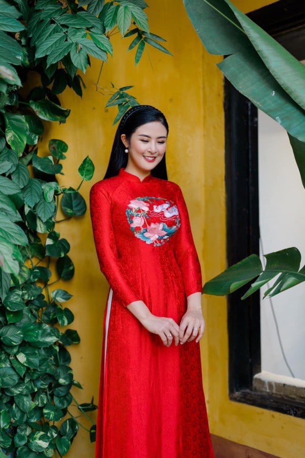 Công chúng vẫn thấy một Ngọc Hân với nụ cười tít mắt đặc trưng, khuôn mặt tròn trịa phúc hậu cùng sự thân thiện, giản dị.