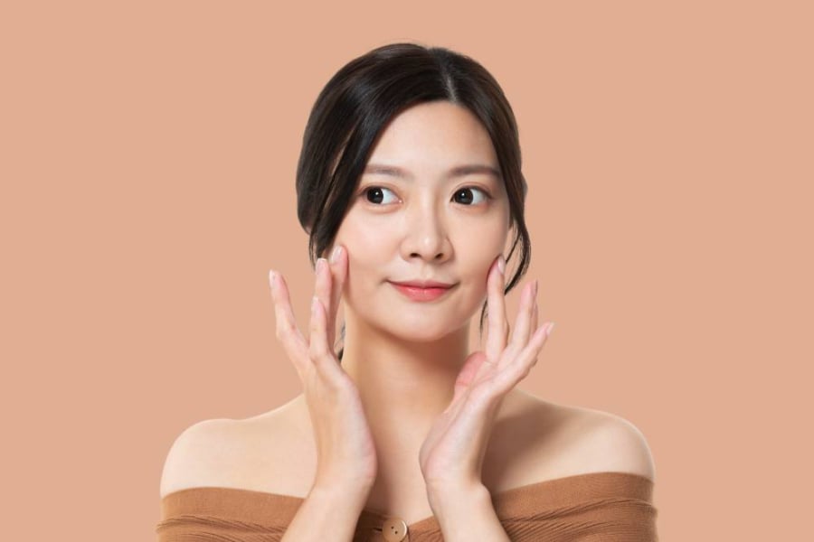 Tắm ở nhiệt độ thấp sẽ làm tăng độ bóng cho các sợi tóc và sức khoẻ của làn da.
