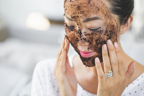 Cà phê giàu chất chống oxy hóa, cà phê giúp chống lại các gốc tự do có thể gây lão hóa sớm và tổn thương da.