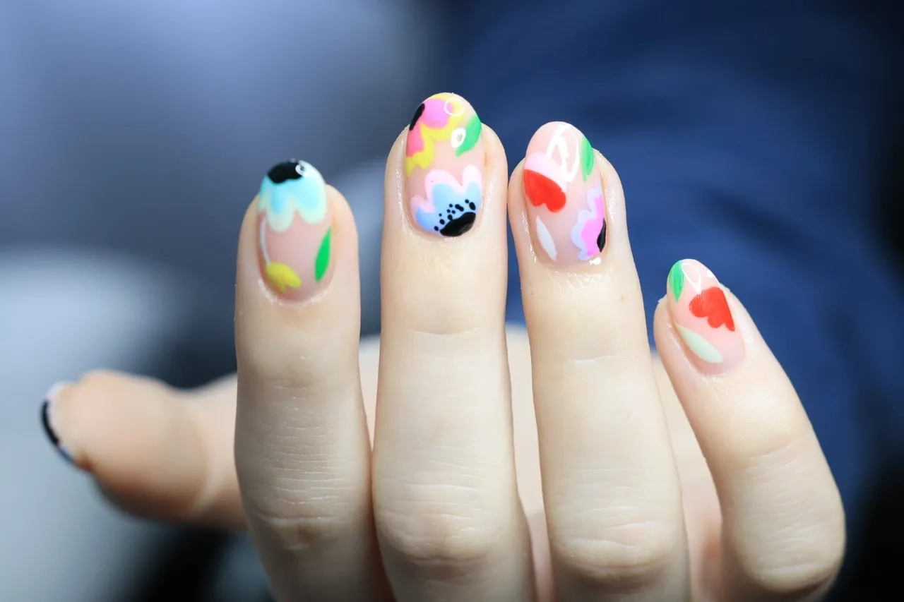 nail đẹp họa tiết hoa