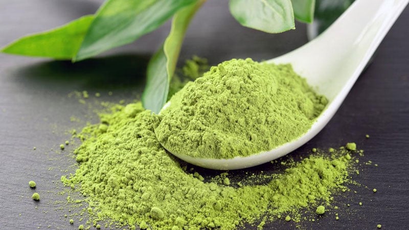 Chiết xuất từ lá trà xanh chứa đựng nhiều thành phần có lợi, góp phần mang lại những lợi ích tuyệt vời cho làn da.