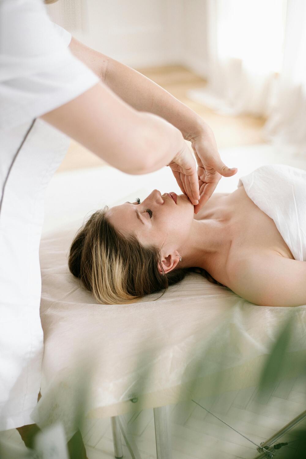 trị liệu bấm huyệt