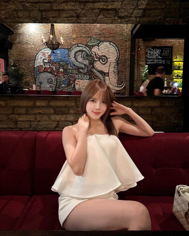 Thiều Bảo Trâm từng cho biết cô dùng 3 lít sữa tươi không đường mỗi ngày để tắm dưỡng da.