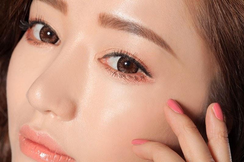 Hãy chọn màu gần nhất với màu lông mày tự nhiên của bạn để có kết quả đẹp tự nhiên nhất.