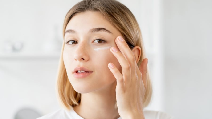 Làm sạch da là bước đầu tiên trong chu trình chăm sóc da.