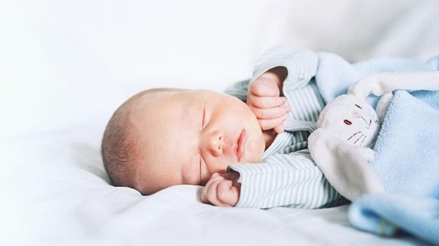 tiếng ồn trắng giúp bé ngủ ngon hơn