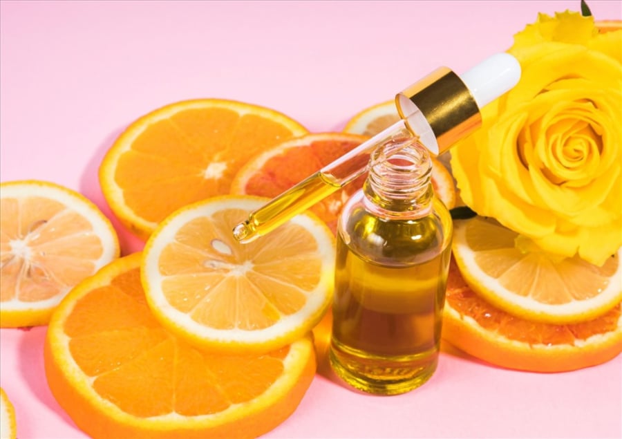 Retinol tan trong dầu còn vitamin C tan trong nước