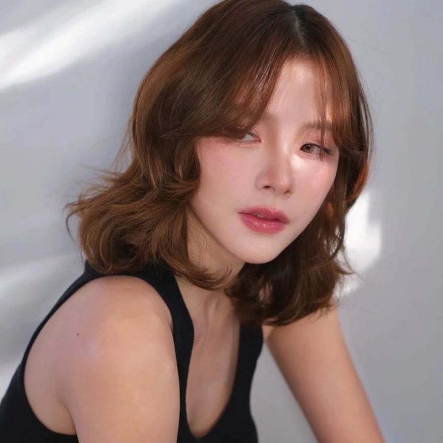 Tóc ngắn ngang vai, mái thưa linh hoạt