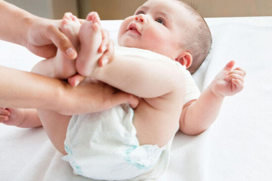 Giãn ruột sinh lý ở trẻ sơ sinh là gì, biểu hiện và kéo dài bao lâu?