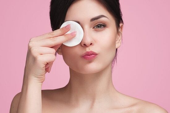 5 sai lầm khi dùng nước tẩy trang có thể khiến da nhanh lão hóa