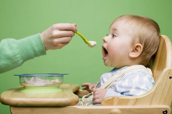 So sánh các phương pháp ăn dặm cho bé phổ biến hiện nay