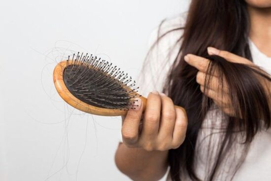 Cách chữa rụng tóc sau sinh