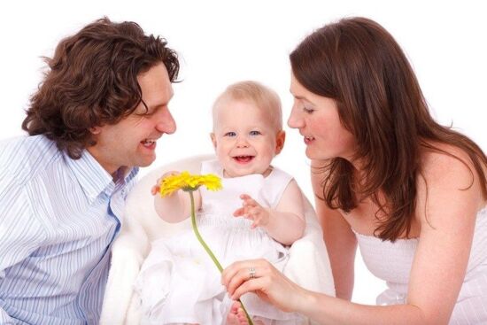 Giúp mẹ xử lý bất đồng với mọi người trong việc nuôi dậy con
