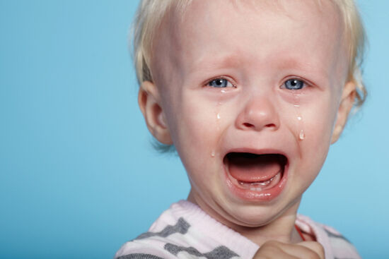 Tantrum - Ba mẹ làm gì khi trẻ ăn vạ?