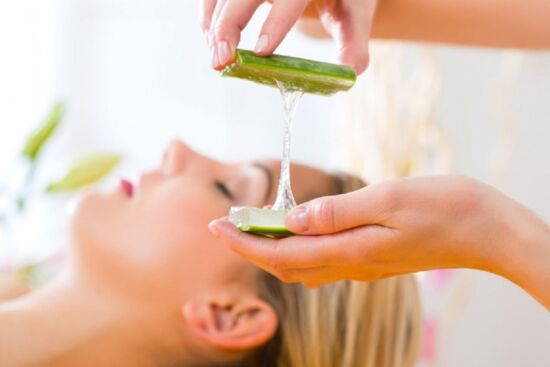 Mẹo dùng nha đam là phẳng nếp nhăn, giảm tình trạng da chảy xệ