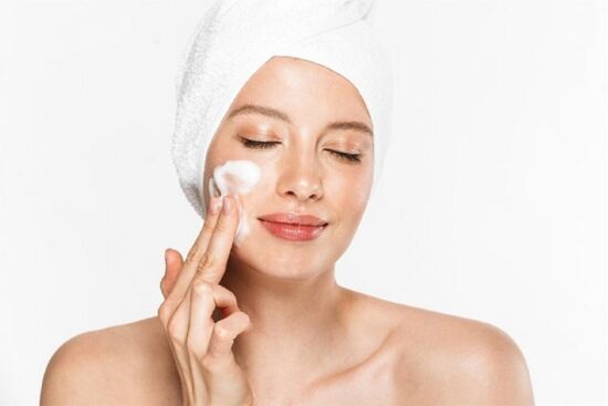 3 lý do bạn cần phải chăm sóc da ban đêm để tránh việc bị già nhanh, da sần sùi kém sắc