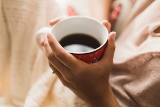 Những lợi ích và tác hại khi bạn nạp caffeine hàng ngày