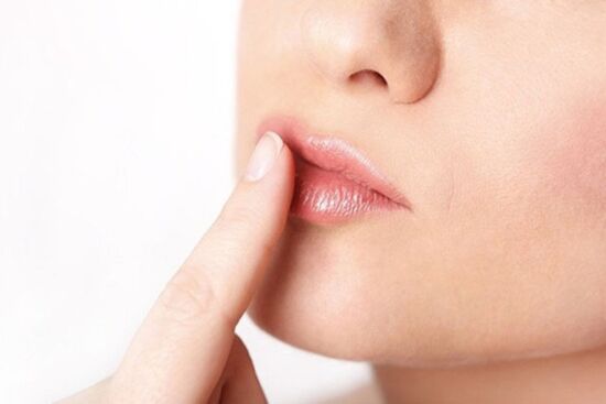 Bỏ túi cách trị môi thâm đơn giản giúp đôi môi hồng hào, tươi tắn