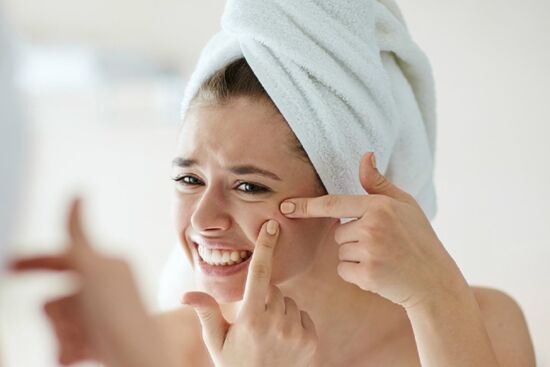6 sai lầm tưởng không hại mà hại không tưởng khiến da càng chăm càng nhiều mụn