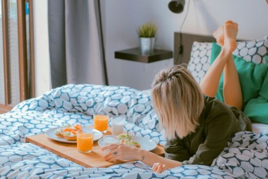 Cách áp dụng chế độ nhịn ăn gián đoạn cho cô nàng công sở