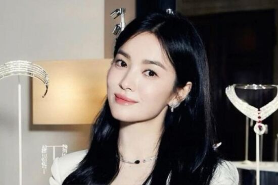 Song Hye Kyo tiết lộ việc làm quan trọng hơn tất cả để làn da luôn khỏe và đẹp