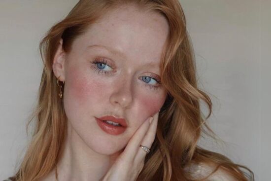 Demure Beauty: xu hướng làm đẹp đang “gây sốt” trên TikTok