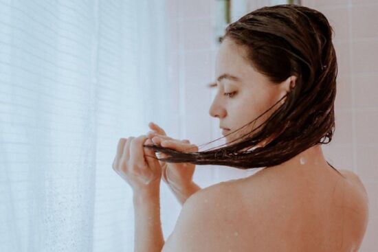 3 cách đơn giản giúp tóc suôn mượt bồng bềnh cho nàng luôn xinh đẹp ngày Tết
