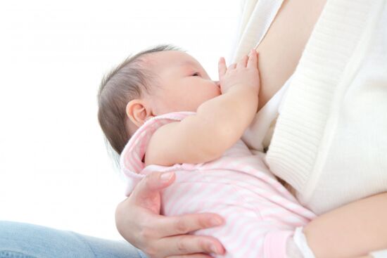 Bé bú vặt, bú không hiệu quả? Cách giúp bé bú no – ngủ ngon hơn!