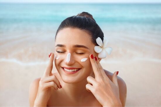 Một số mẹo chăm sóc da thiết thực giúp bạn duy trì làn da khỏe mạnh khi đi du lịch