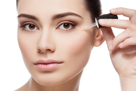 Da nhạy cảm nên dùng serum hay các sản phẩm đặc trị?