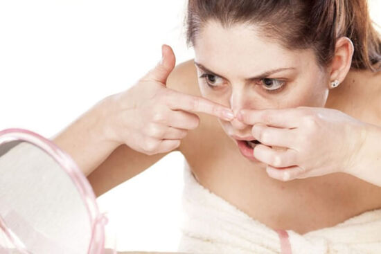Những Điều Cần Tránh Khi Bị Mụn